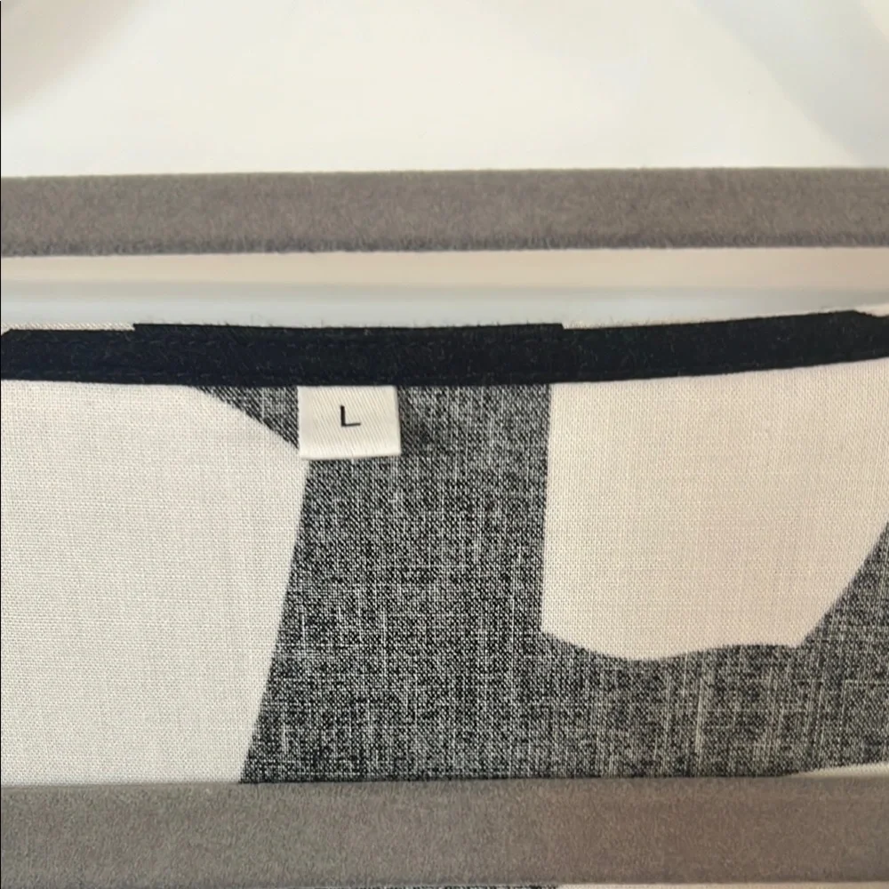 Casual Black and White Maxi Sundress with Crew Neck - Picture 3 of 5